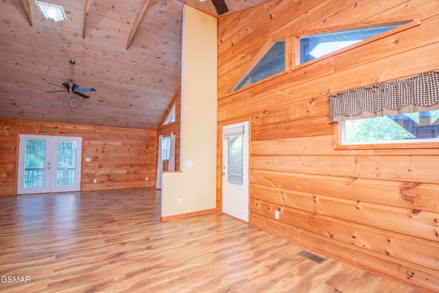 514 Indian Gap Rd, Sevierville, TN 37862