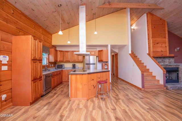 514 Indian Gap Rd, Sevierville, TN 37862