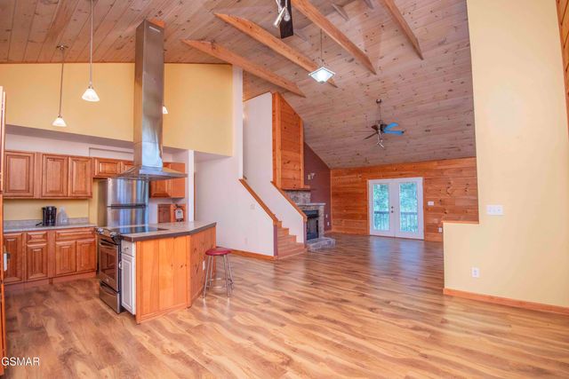 514 Indian Gap Rd, Sevierville, TN 37862