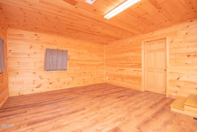 514 Indian Gap Rd, Sevierville, TN 37862