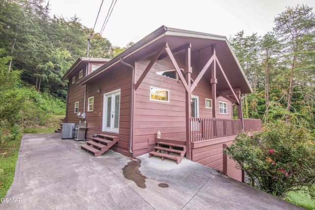 514 Indian Gap Rd, Sevierville, TN 37862