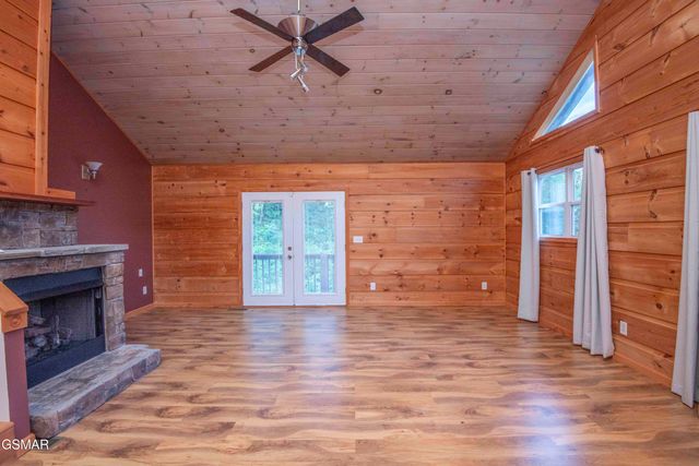 514 Indian Gap Rd, Sevierville, TN 37862