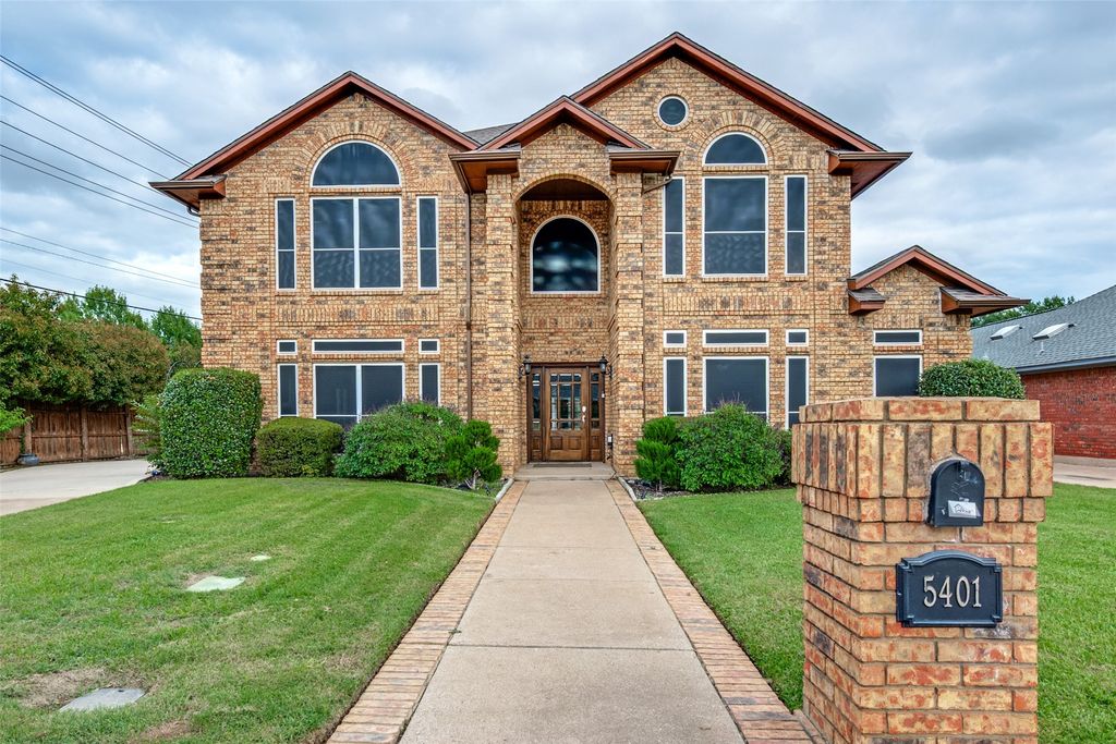 5401 Emerald Park Boulevard, Arlington, TX 76017 — photo 2