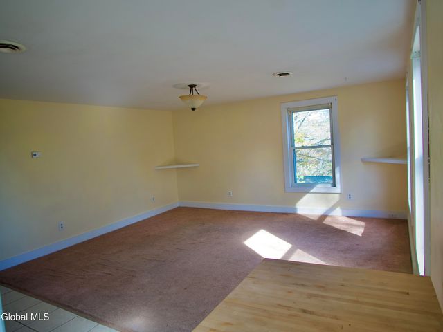 44 Greenfield Lane, Hampton, NY 12837