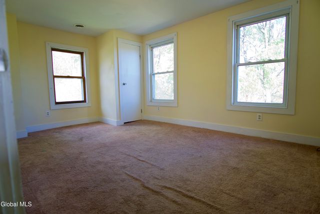 44 Greenfield Lane, Hampton, NY 12837