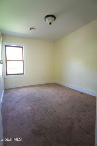 44 Greenfield Lane, Hampton, NY 12837