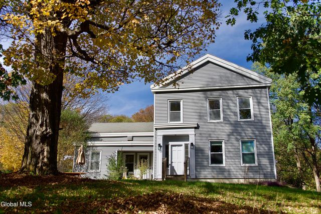 44 Greenfield Lane, Hampton, NY 12837