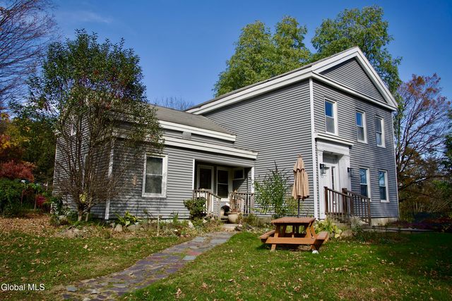 44 Greenfield Lane, Hampton, NY 12837