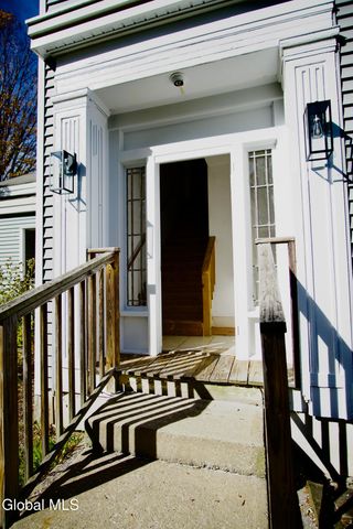 44 Greenfield Lane, Hampton, NY 12837