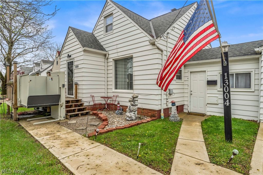 13004 Rockside Road, Garfield Heights, OH 44125