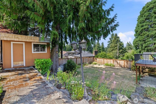 16613 19th Avenue SW, Burien, WA 98166