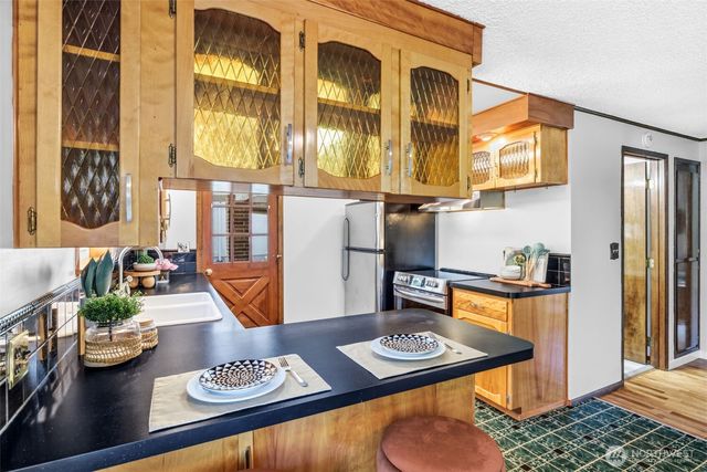 16613 19th Avenue SW, Burien, WA 98166