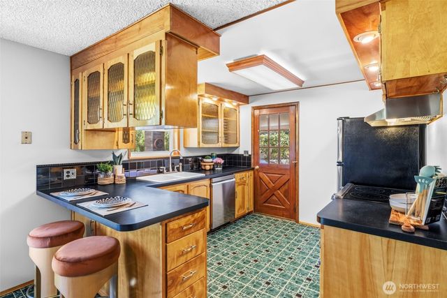 16613 19th Avenue SW, Burien, WA 98166