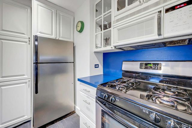 208 Centre Avenue 2A, New Rochelle, NY 10805