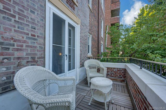 208 Centre Avenue 2A, New Rochelle, NY 10805