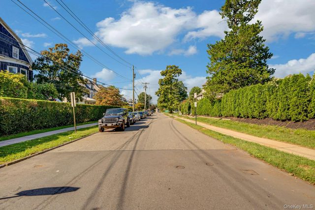 208 Centre Avenue 2A, New Rochelle, NY 10805
