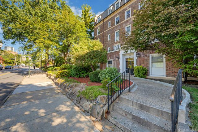 208 Centre Avenue 2A, New Rochelle, NY 10805