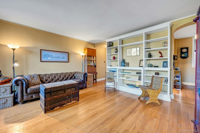 208 Centre Avenue 2A, New Rochelle, NY 10805