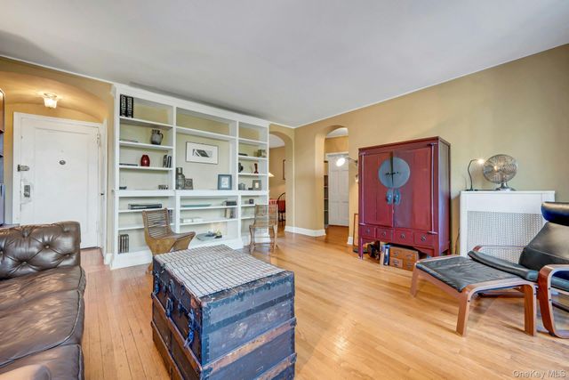 208 Centre Avenue 2A, New Rochelle, NY 10805