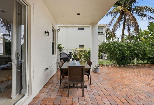 7384 Moneta Street, Lake Worth, FL 33467