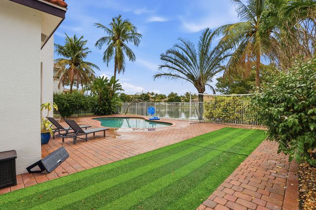 7384 Moneta Street, Lake Worth, FL 33467