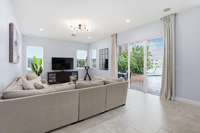 7384 Moneta Street, Lake Worth, FL 33467