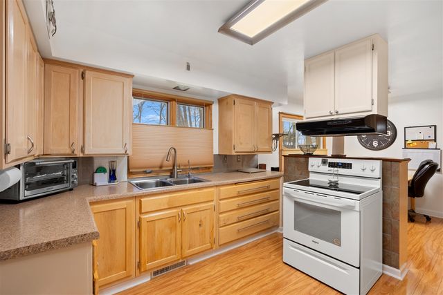 8390 Gull Road, Richland, MI 49083