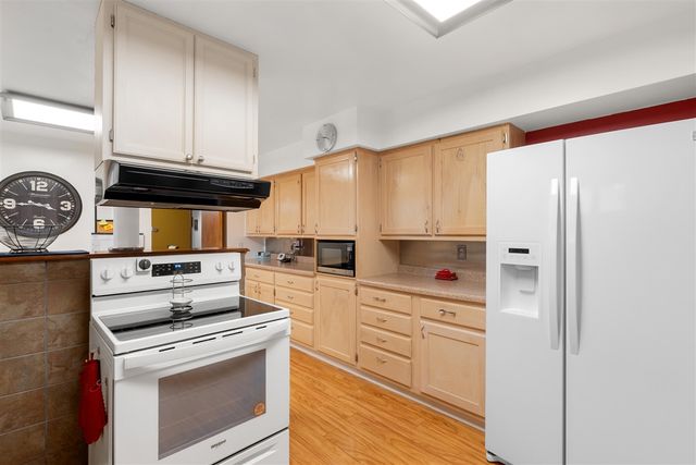 8390 Gull Road, Richland, MI 49083