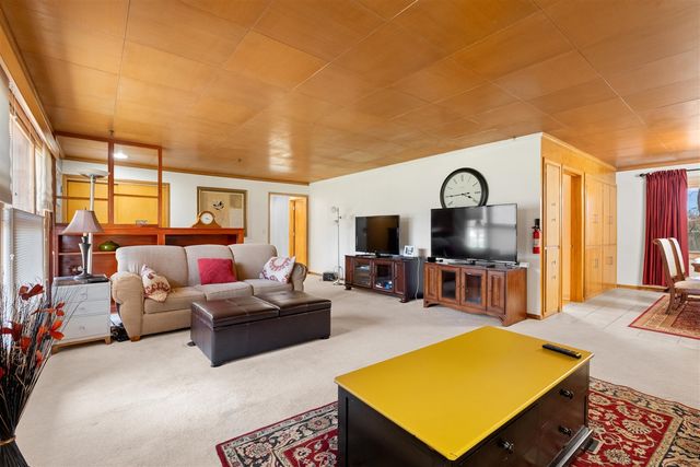 8390 Gull Road, Richland, MI 49083