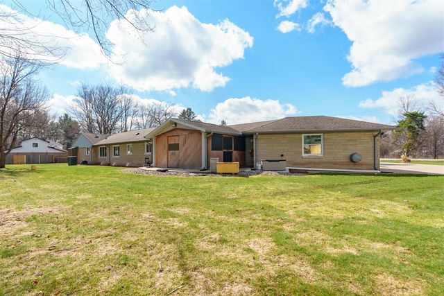 8390 Gull Road, Richland, MI 49083