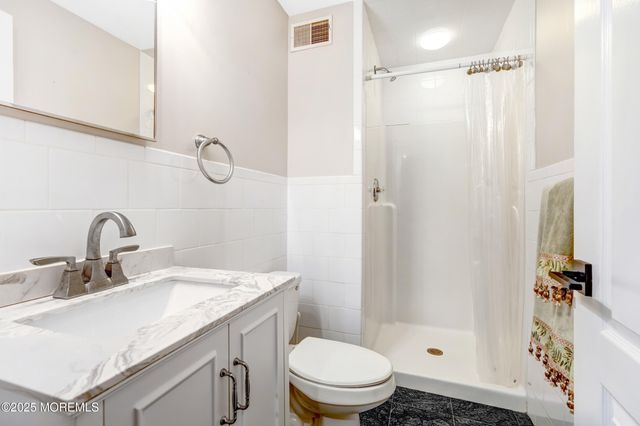 909 Brookside Avenue, Ocean Twp, NJ 07712