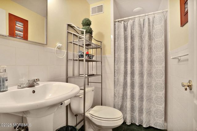 909 Brookside Avenue, Ocean Twp, NJ 07712