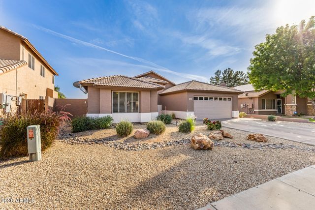 8401 W CHERRY HILLS Drive, Peoria, AZ 85345