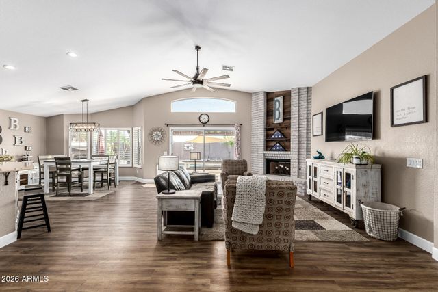 8401 W CHERRY HILLS Drive, Peoria, AZ 85345