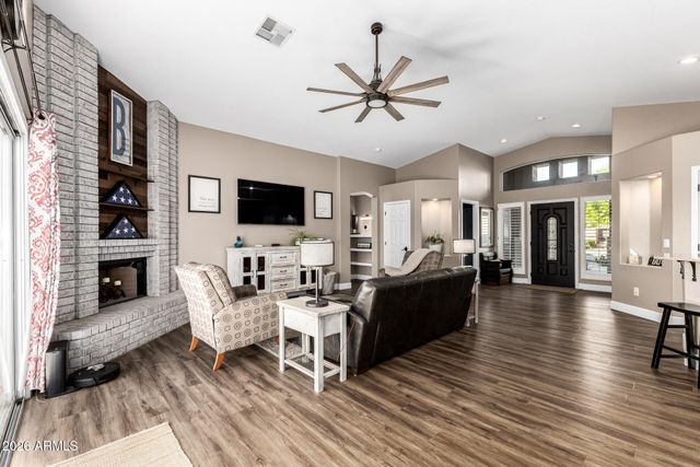 8401 W CHERRY HILLS Drive, Peoria, AZ 85345