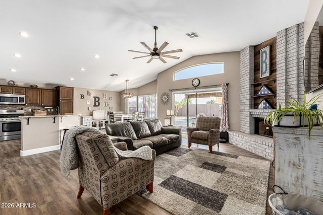 8401 W CHERRY HILLS Drive, Peoria, AZ 85345