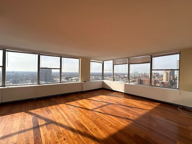 5757 N Sheridan Road 18J, Chicago, IL 60660