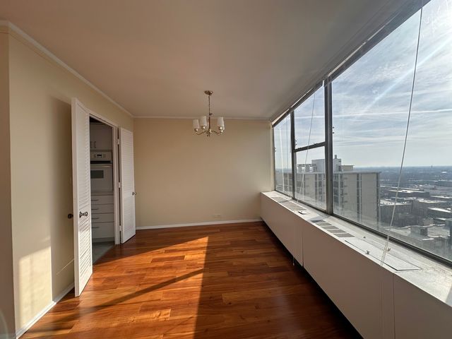 5757 N Sheridan Road 18J, Chicago, IL 60660