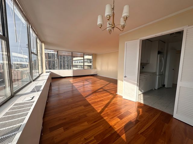 5757 N Sheridan Road 18J, Chicago, IL 60660