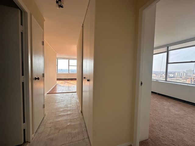 5757 N Sheridan Road 18J, Chicago, IL 60660