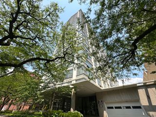5757 N Sheridan Road 18J, Chicago, IL 60660