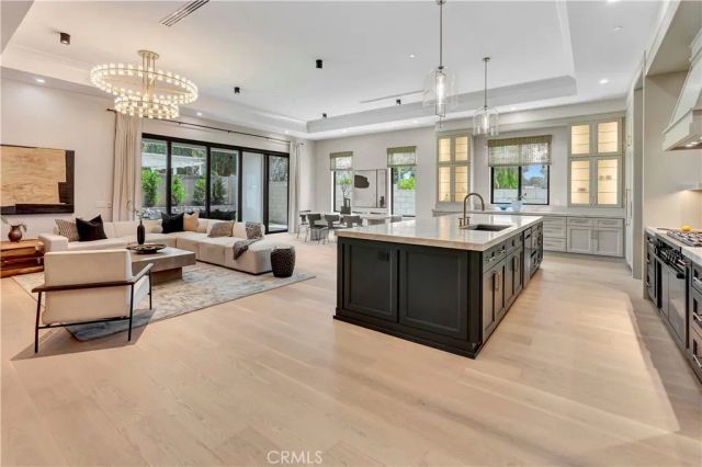 15362 Seine Cir., Irvine, CA 92604