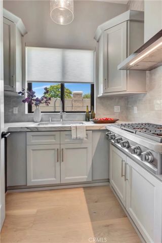 15362 Seine Cir., Irvine, CA 92604