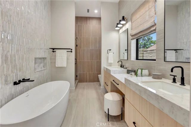 15362 Seine Cir., Irvine, CA 92604