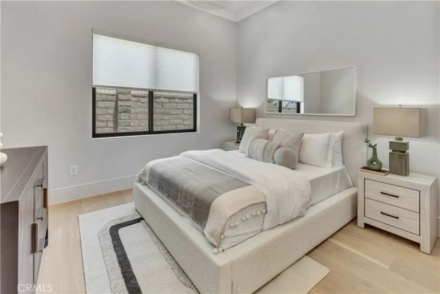 15362 Seine Cir., Irvine, CA 92604