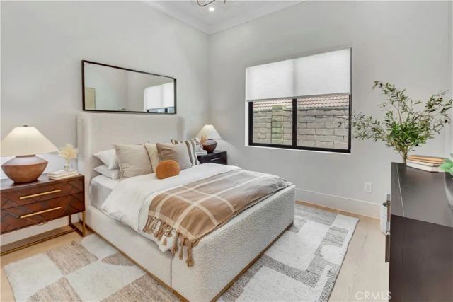 15362 Seine Cir., Irvine, CA 92604