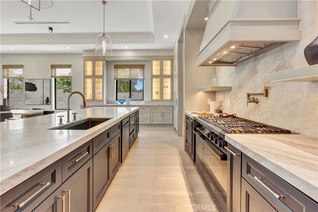15362 Seine Cir., Irvine, CA 92604