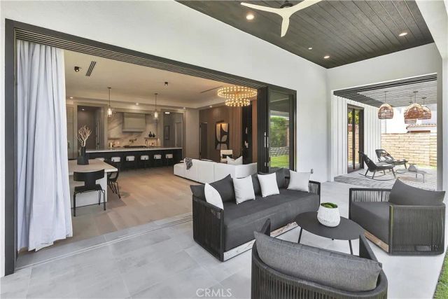 15362 Seine Cir., Irvine, CA 92604