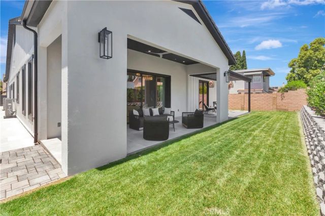 15362 Seine Cir., Irvine, CA 92604