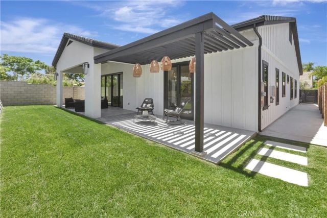 15362 Seine Cir., Irvine, CA 92604